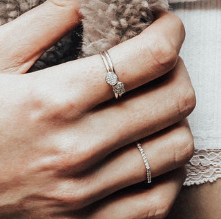 Volledig gezette achthoekige stapelbare ring met diamanten