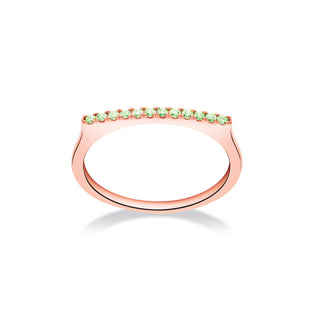 Stapelbare bar ring met groene granaten